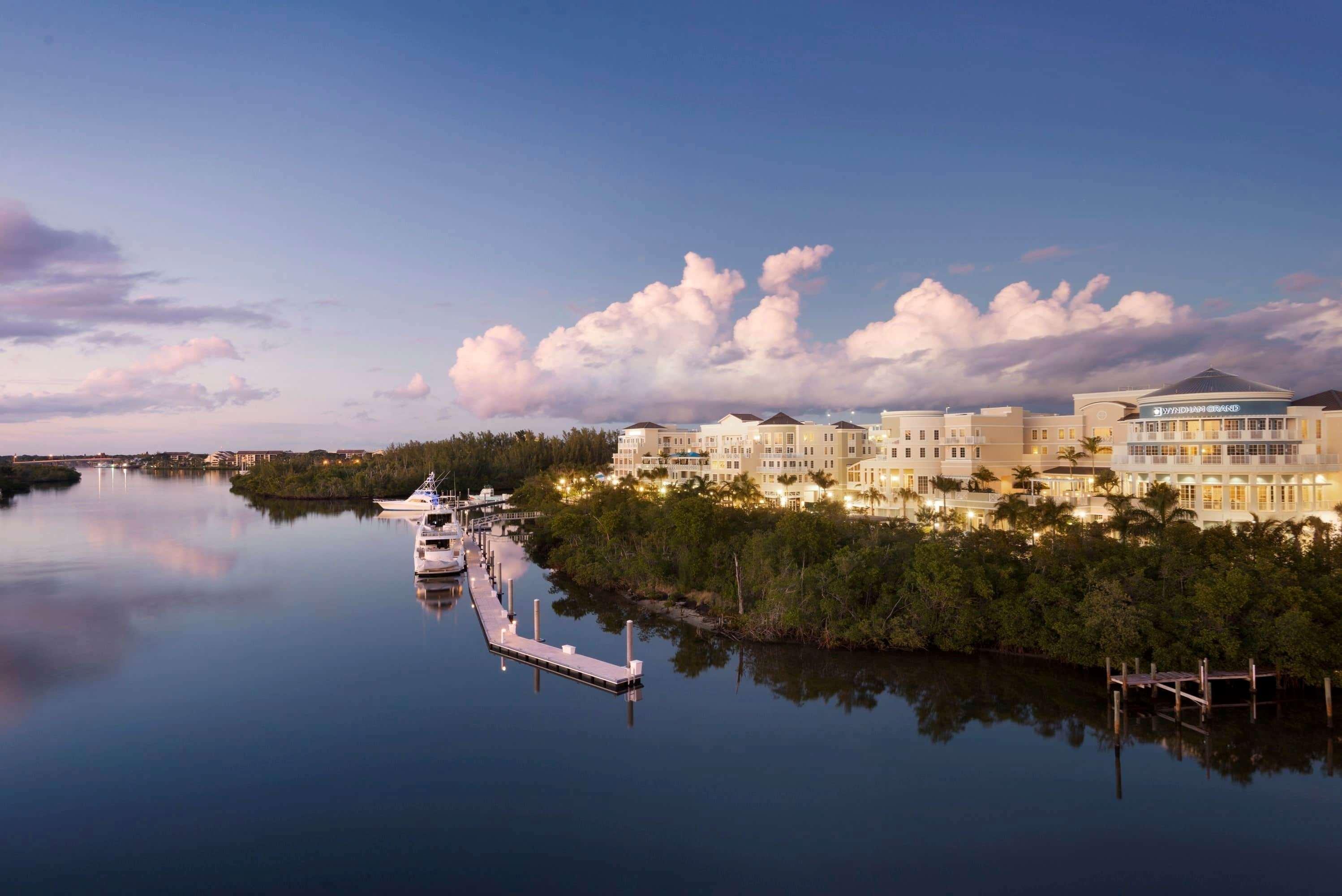 Wyndham Grand Jupiter At Harbourside Place Exterior photo