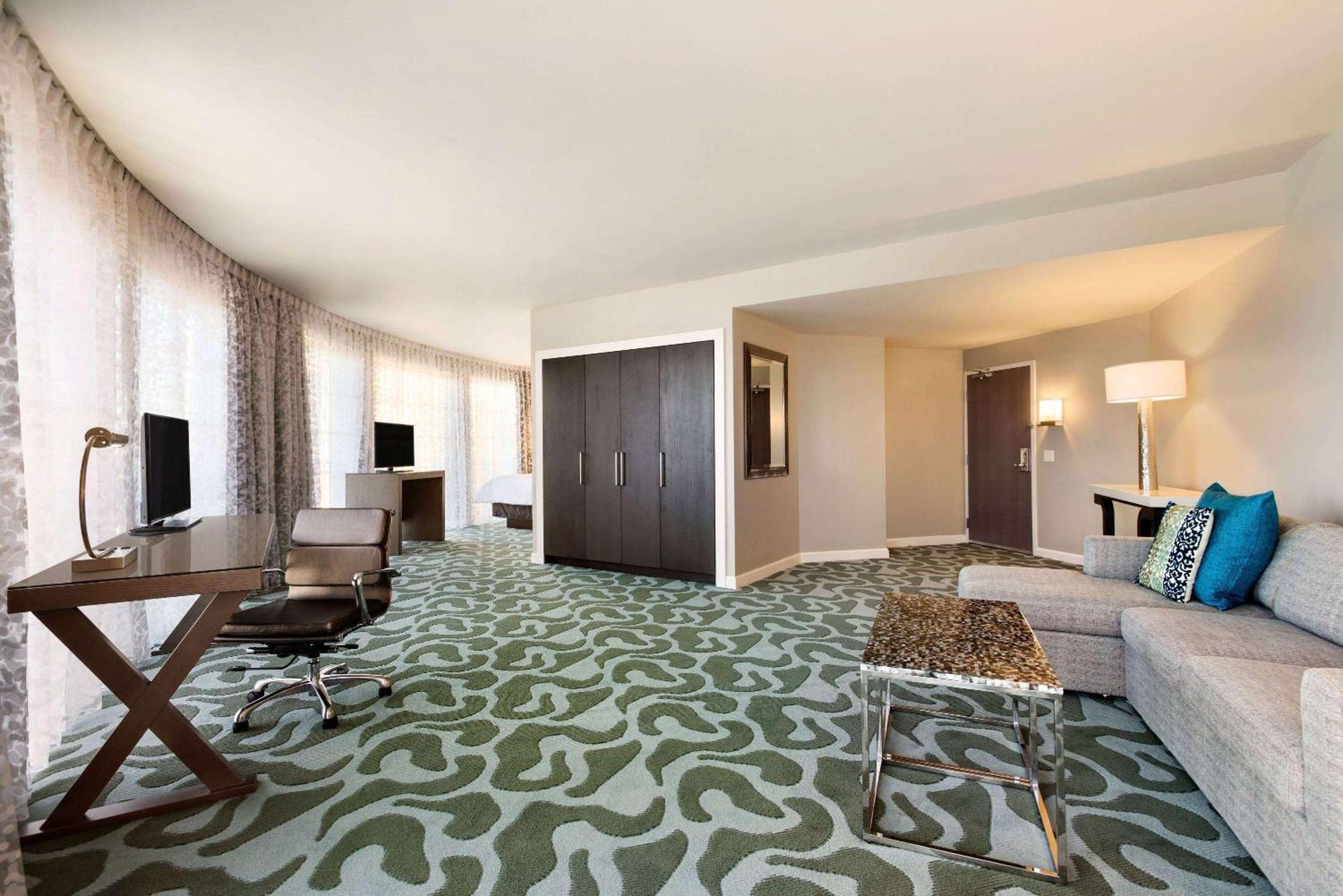 Wyndham Grand Jupiter At Harbourside Place Exterior photo